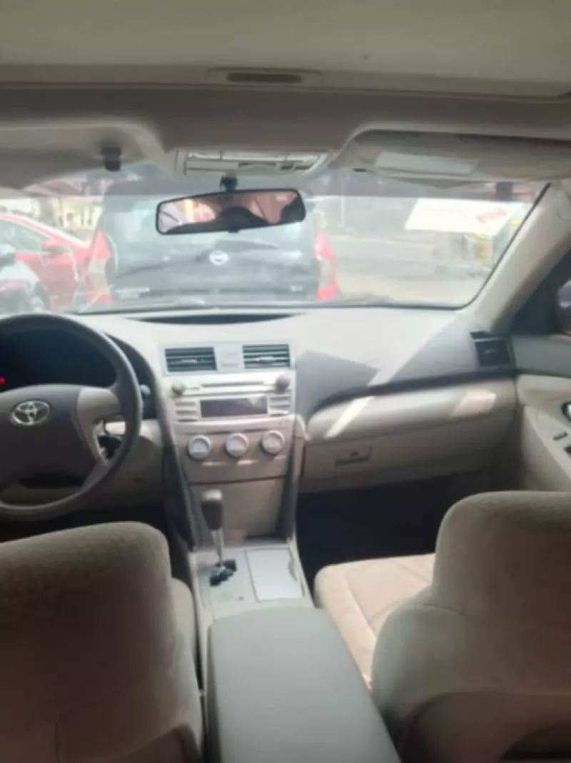 Toyota Camry   - 2010