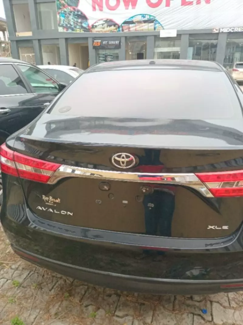 Toyota Avalon   - 2015