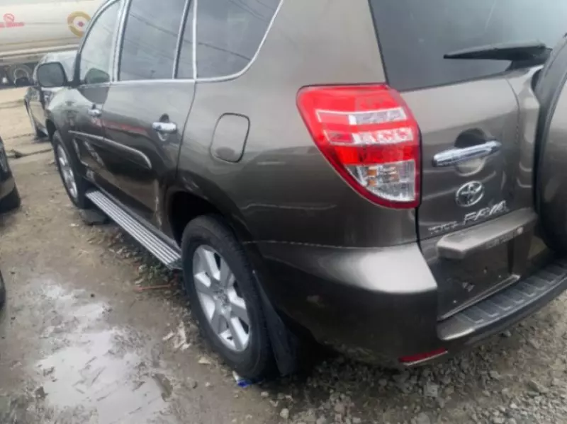 Toyota RAV 4   - 2010