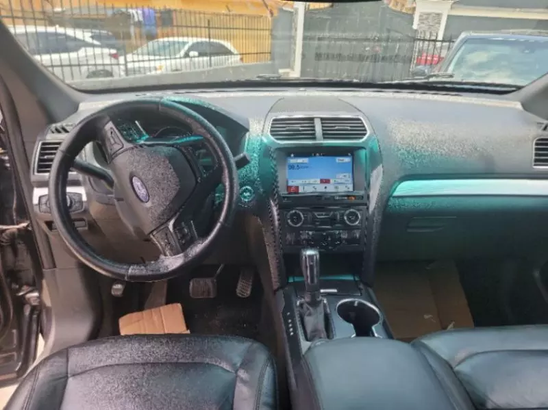 Ford Explorer   - 2017