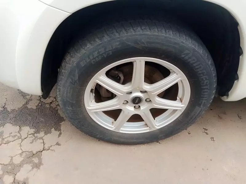 Toyota Vanguard    - 2012