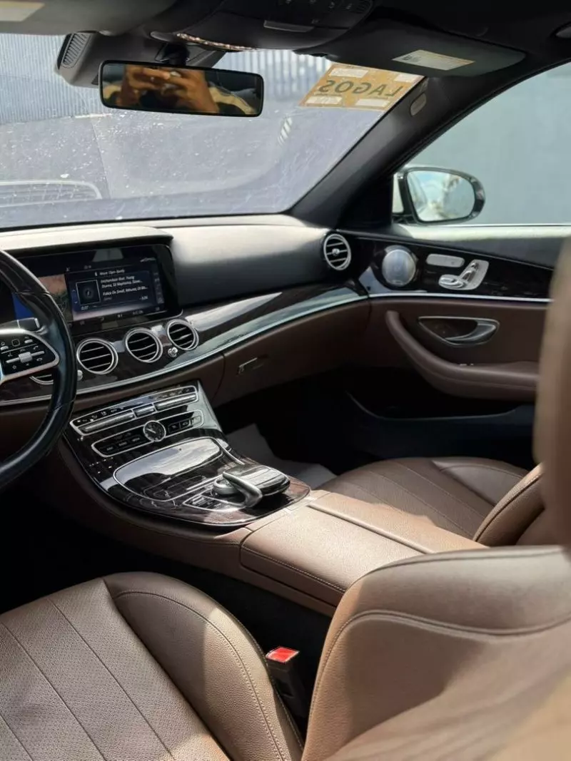 Mercedes-Benz E 300   - 2019