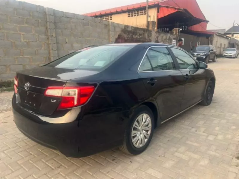 Toyota Camry   - 2012