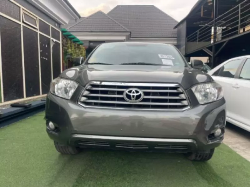 Toyota Highlander   - 2010
