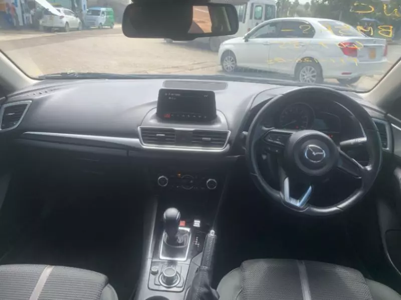 Mazda Axela    - 2017