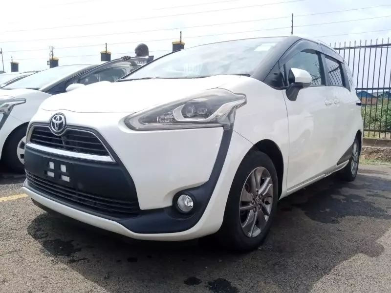 Toyota Sienta   - 2016