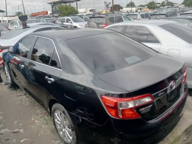 Toyota camry   - 2012