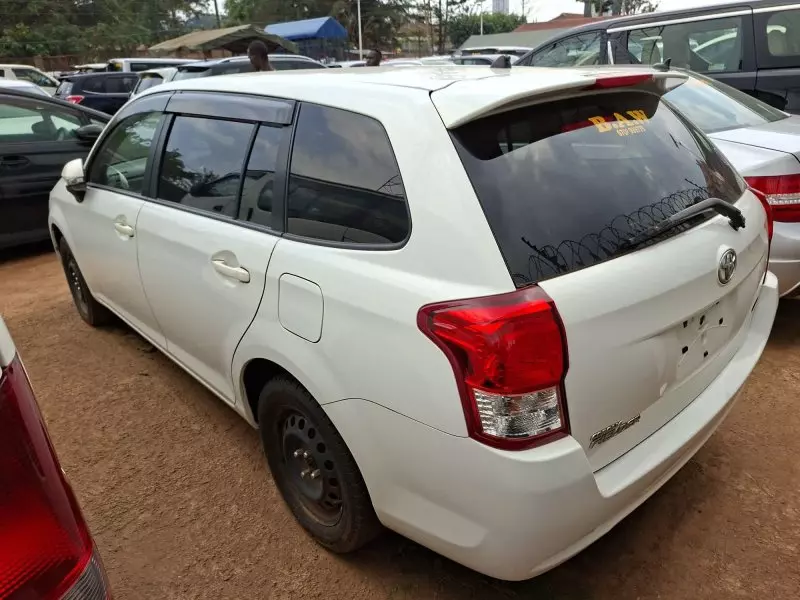 Toyota Fielder    - 2012