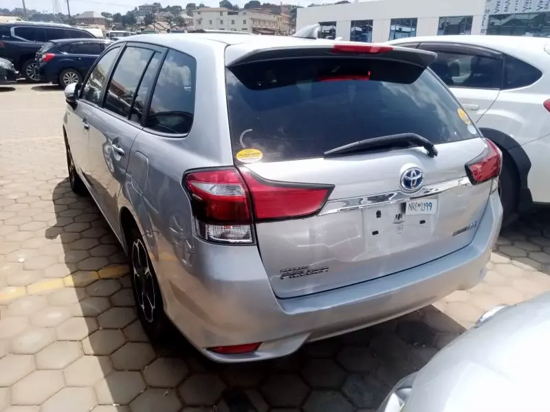 Toyota Fielder hybrid    - 2017