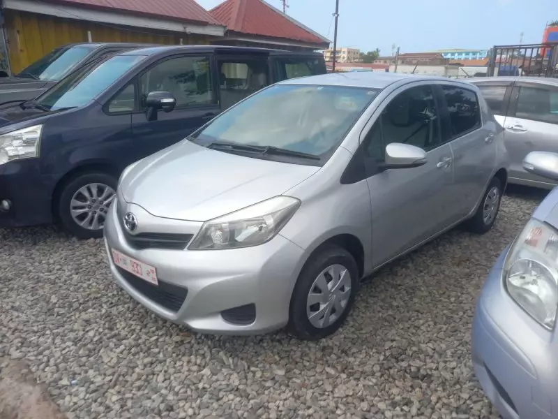 Toyota Vitz   - 2012