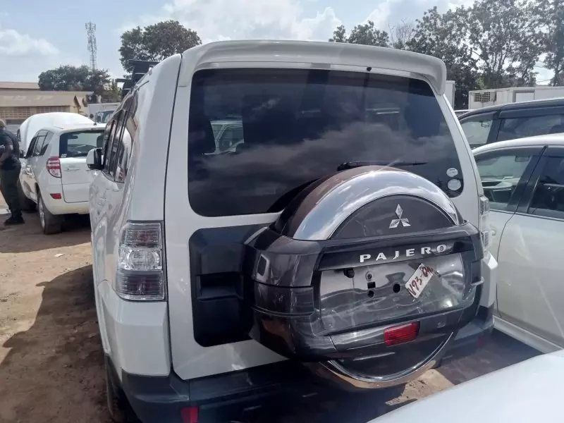 Mitsubishi Pajero   - 2010