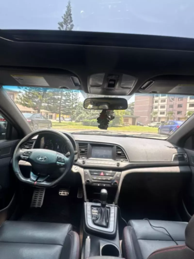 Hyundai Elantra   - 2018