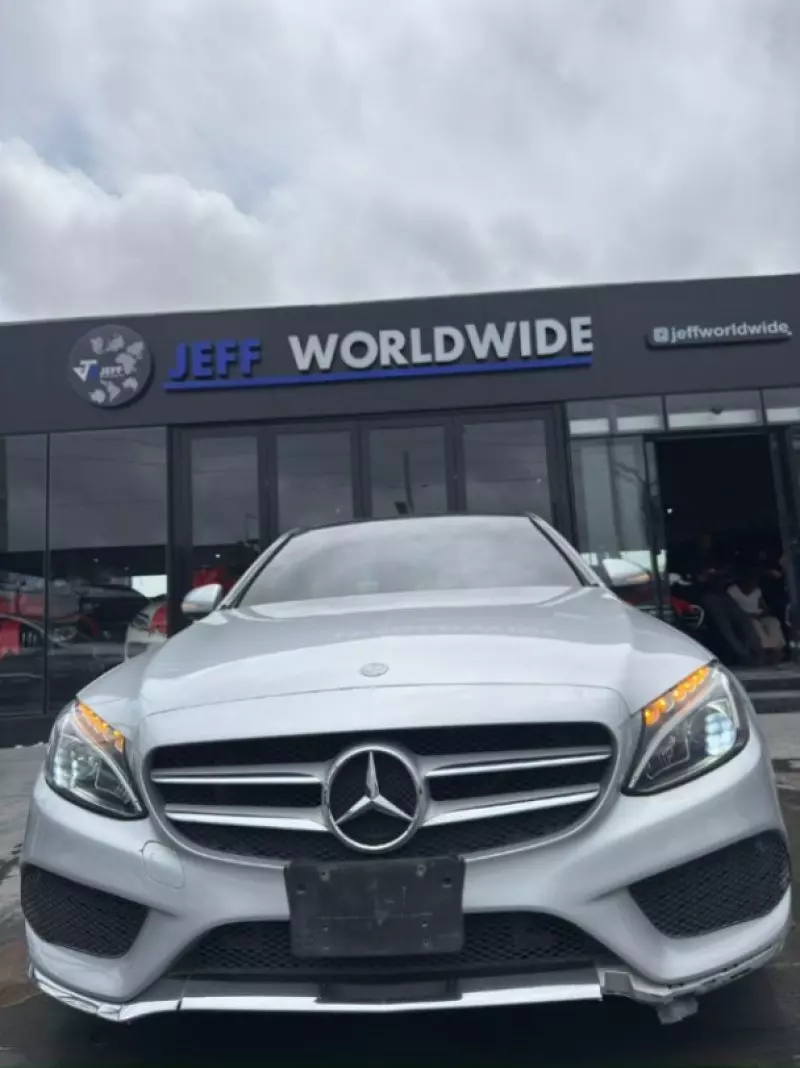 Mercedes-Benz C 300   - 2015