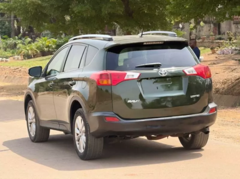Toyota RAV4 - 2013
