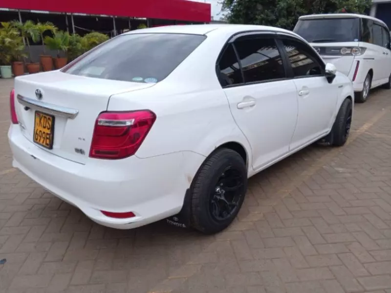 Toyota Axio    - 2018