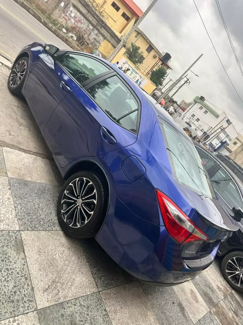 Toyota Corolla   - 2014