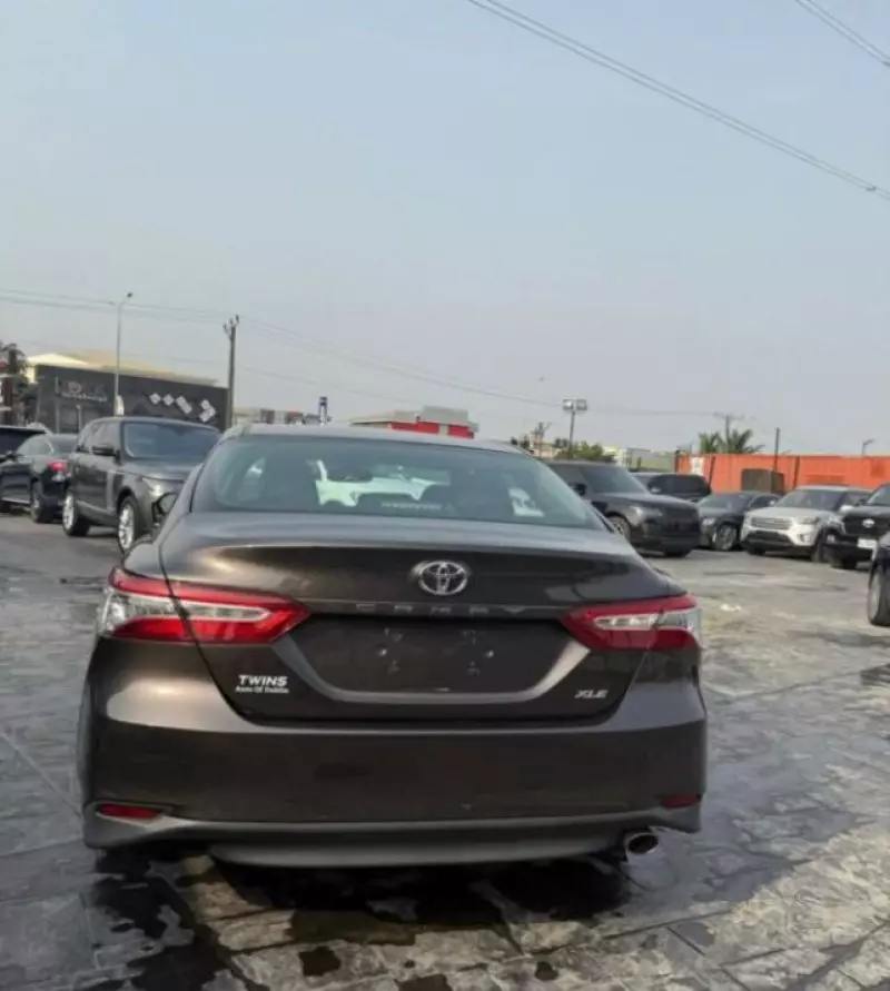 Toyota Camry   - 2018