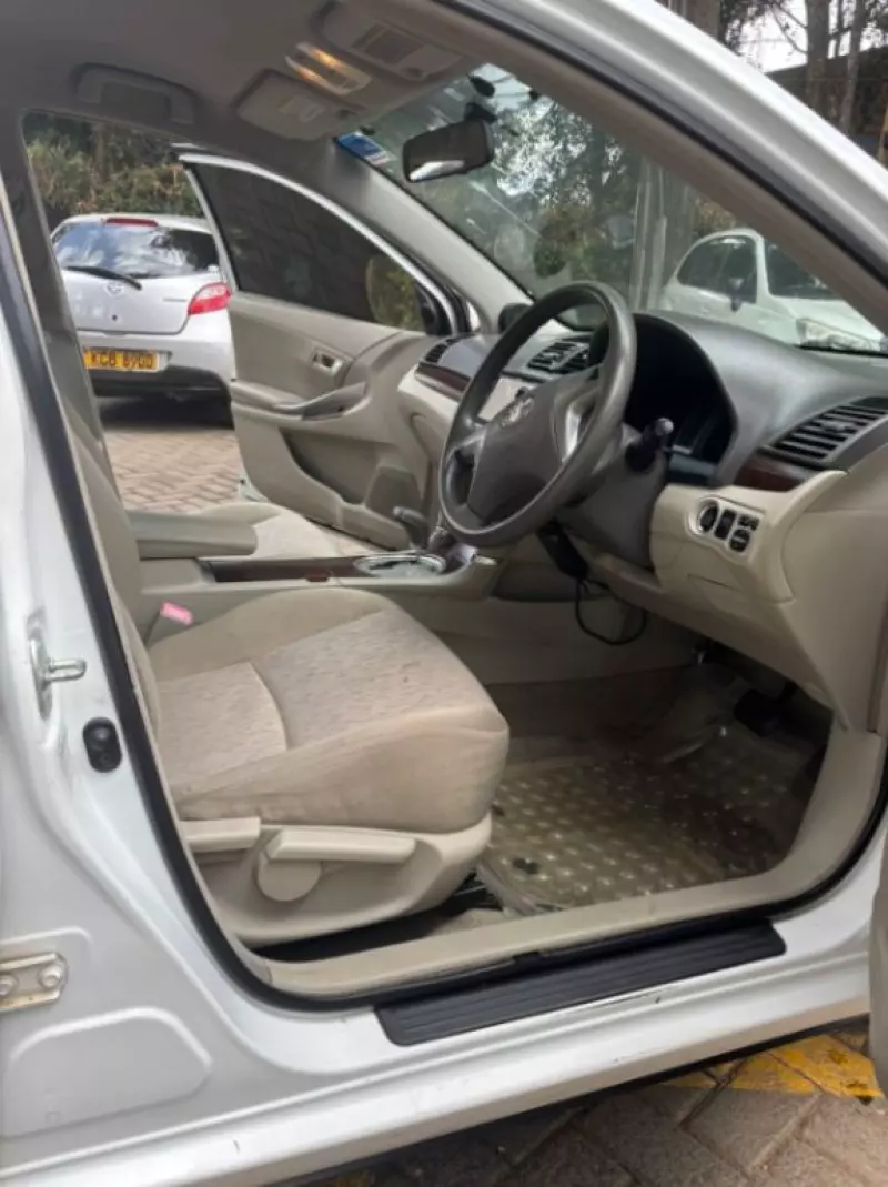 Toyota Allion    - 2012