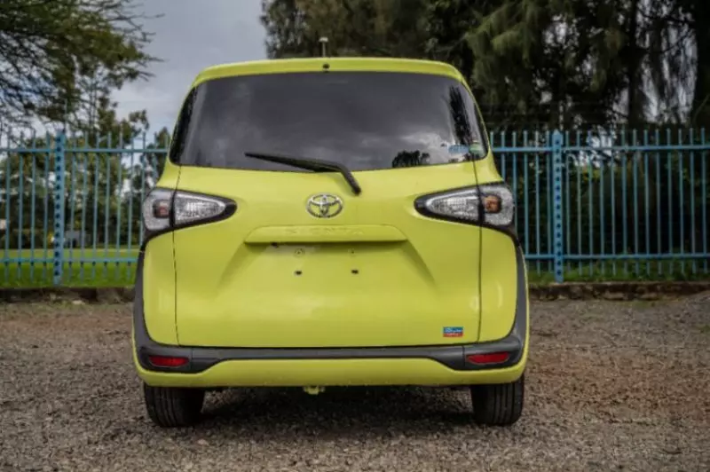 Toyota Sienta   - 2018