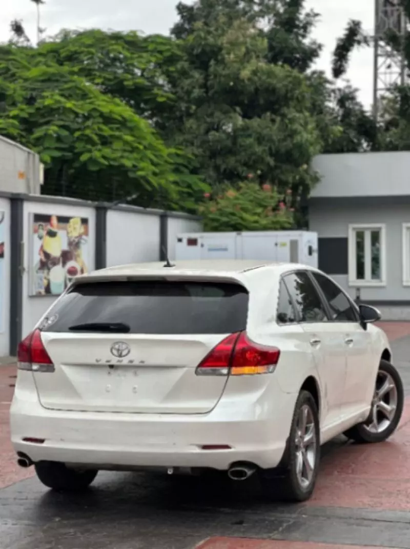 Toyota Venza   - 2013