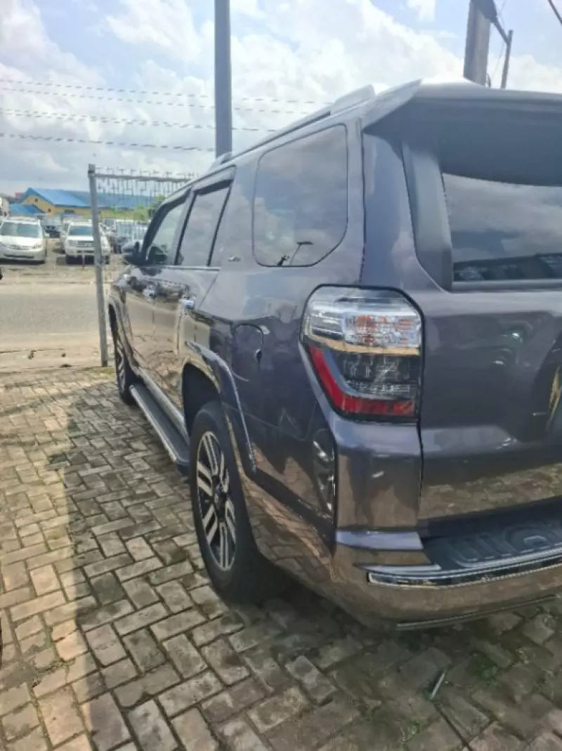 Toyota 4-Runner   - 2017