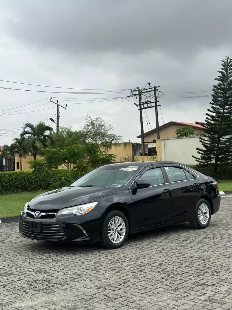Toyota Camry   - 2016
