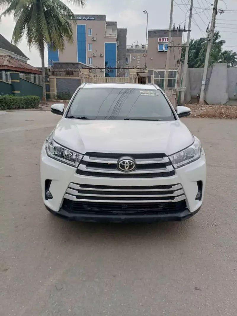 Toyota Highlander   - 2014