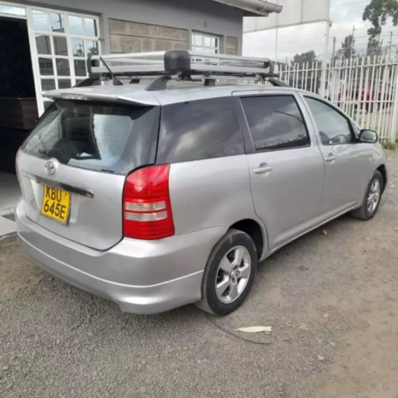 Toyota Wish   - 2005