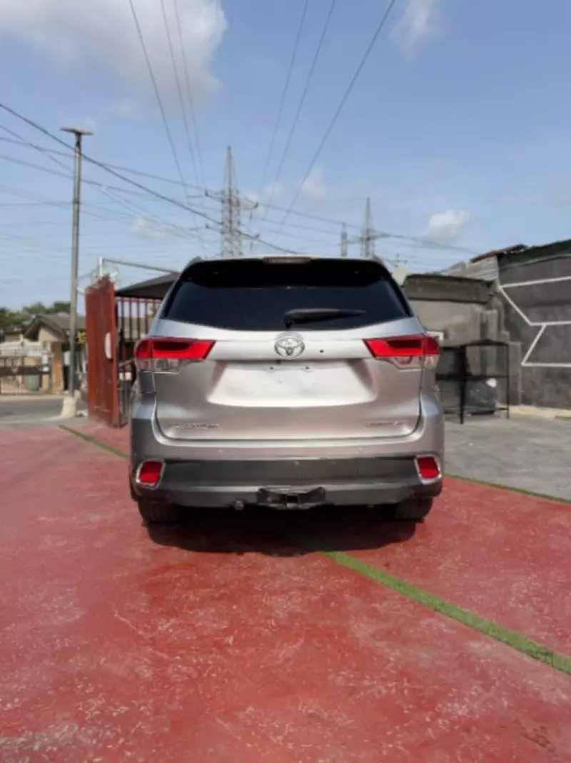 Toyota Highlander   - 2015