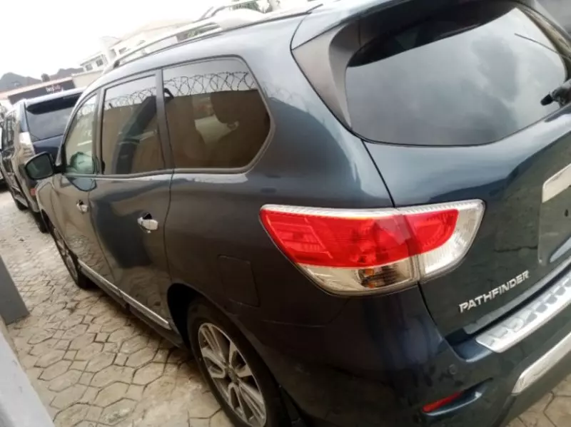 Nissan Pathfinder   - 2015