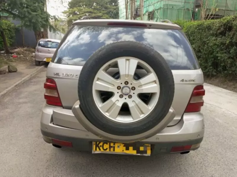 Mercedes-Benz ML 320   - 2010