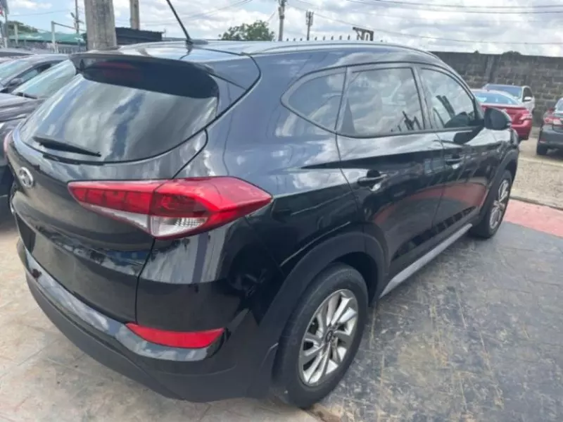 Hyundai TUCSON   - 2017