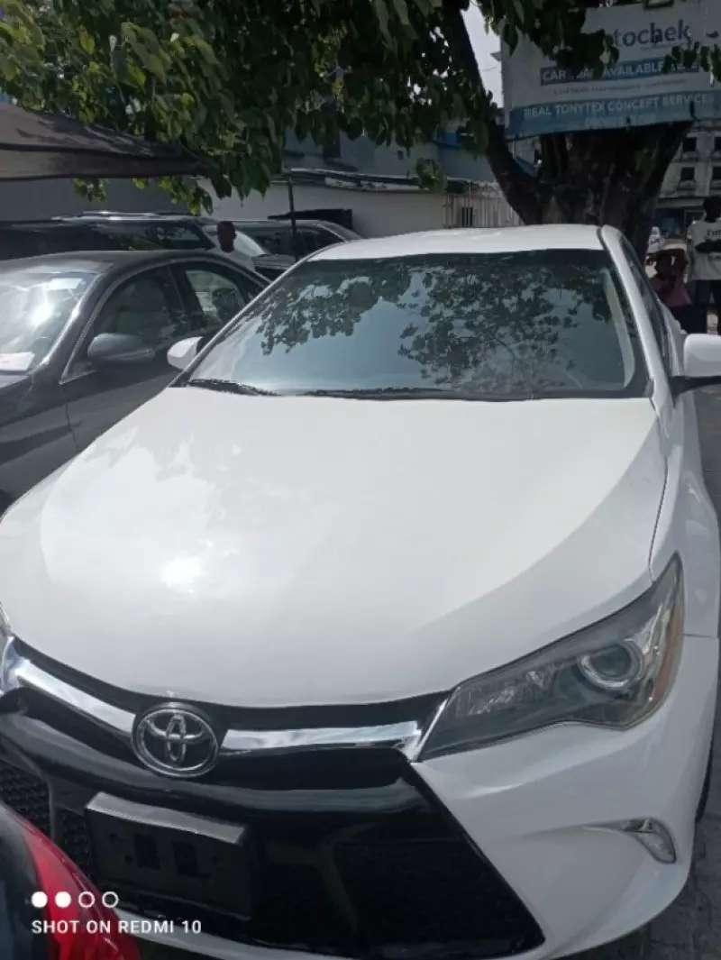 Toyota Camry   - 2017