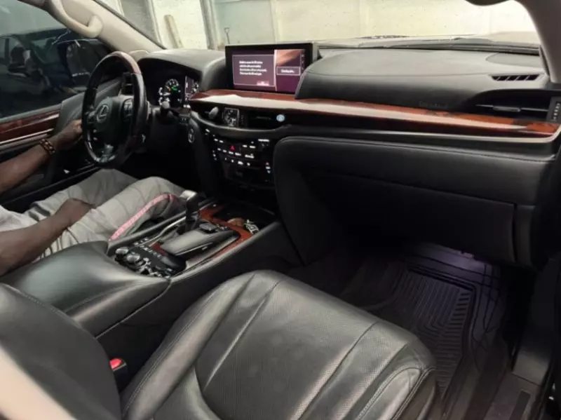 Lexus LX 570   - 2016