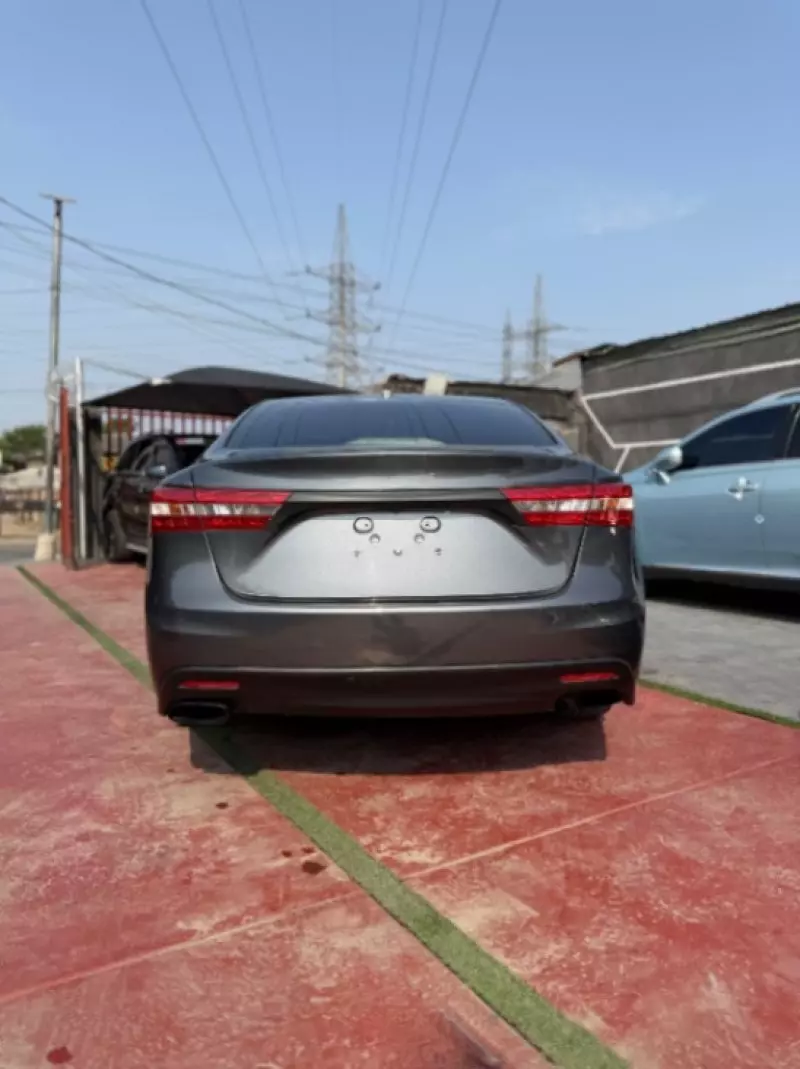 Toyota Avalon - 2014