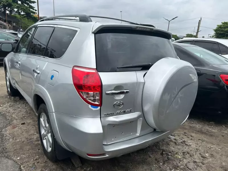 Toyota RAV 4   - 2006
