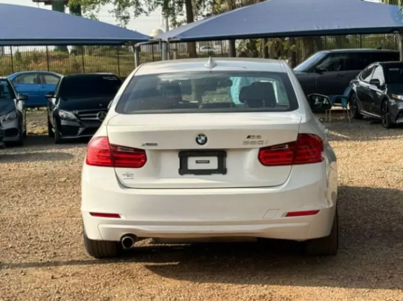 BMW 320i