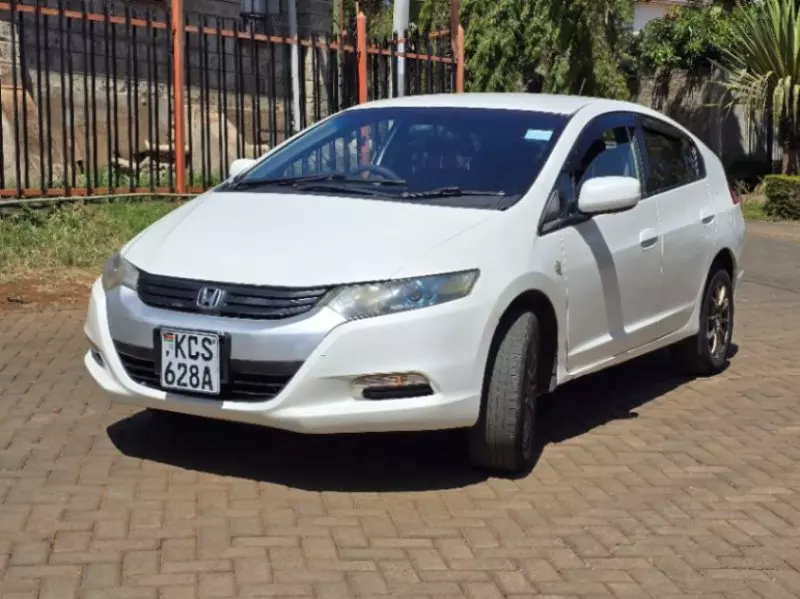 Honda Insight   - 2011