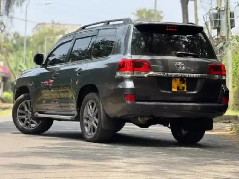 Toyota Landcruiser  V8   - 2009