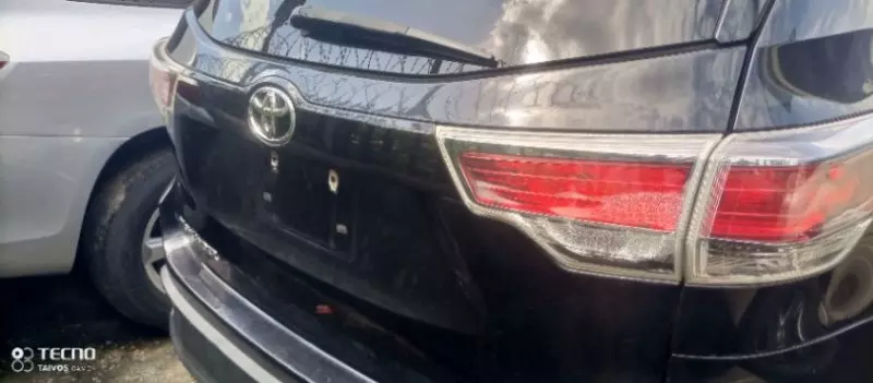 Toyota Highlander   - 2016