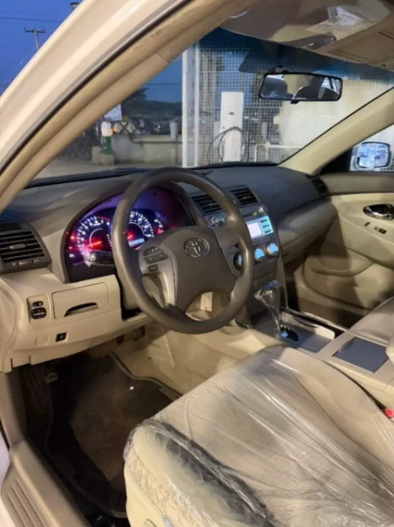 Toyota Camry   - 2011