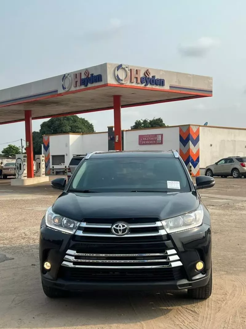 Toyota Highlander   - 2015
