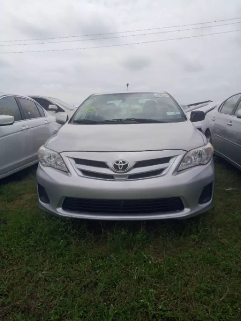 Toyota Corolla   - 2011