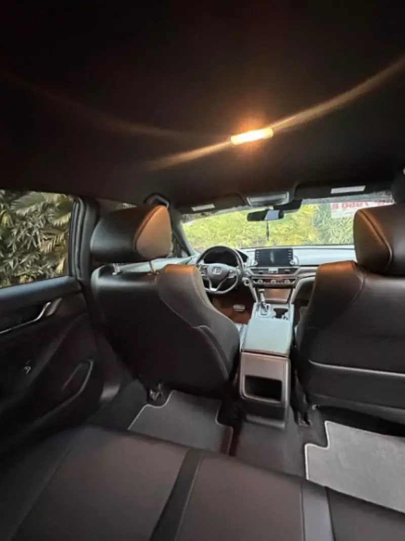 Honda Accord   - 2020