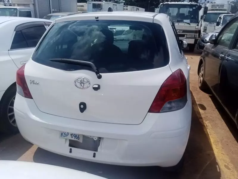 Toyota Vitz   - 2009