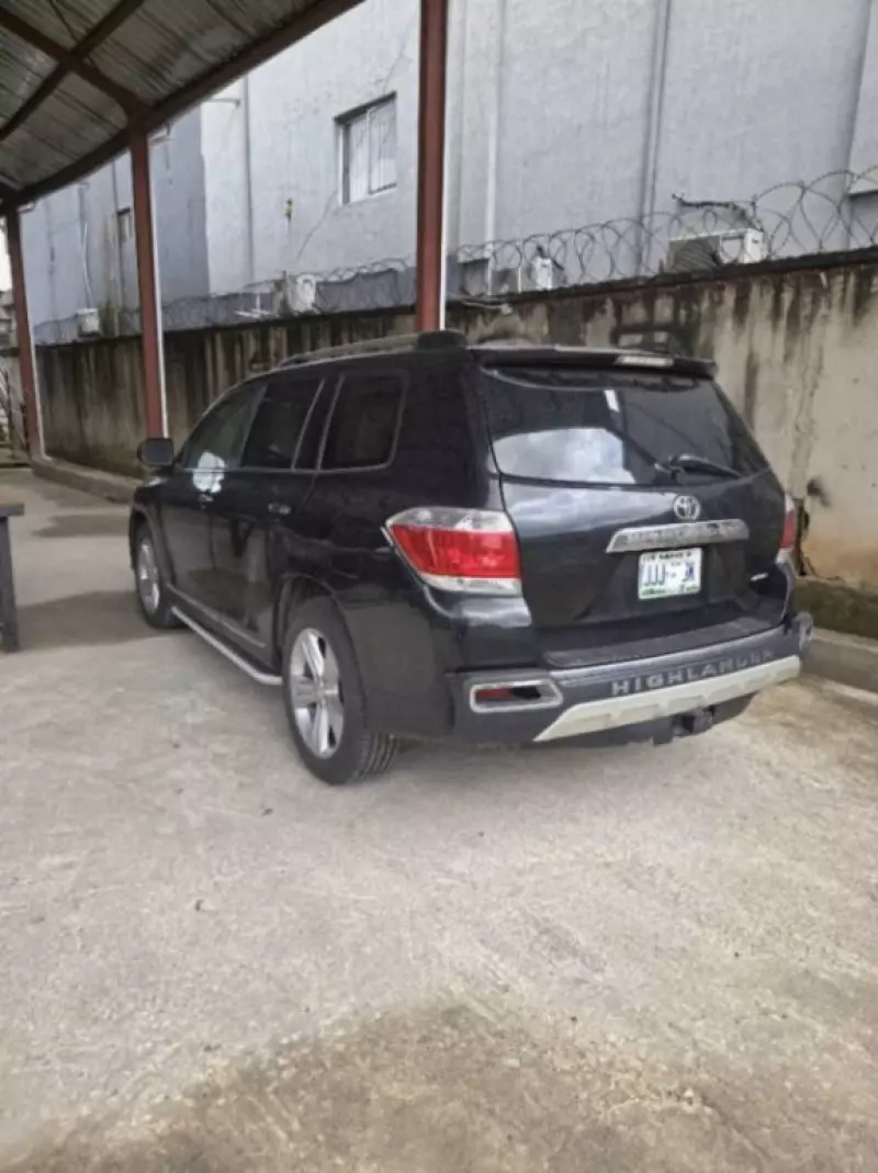 Toyota Highlander   - 2013