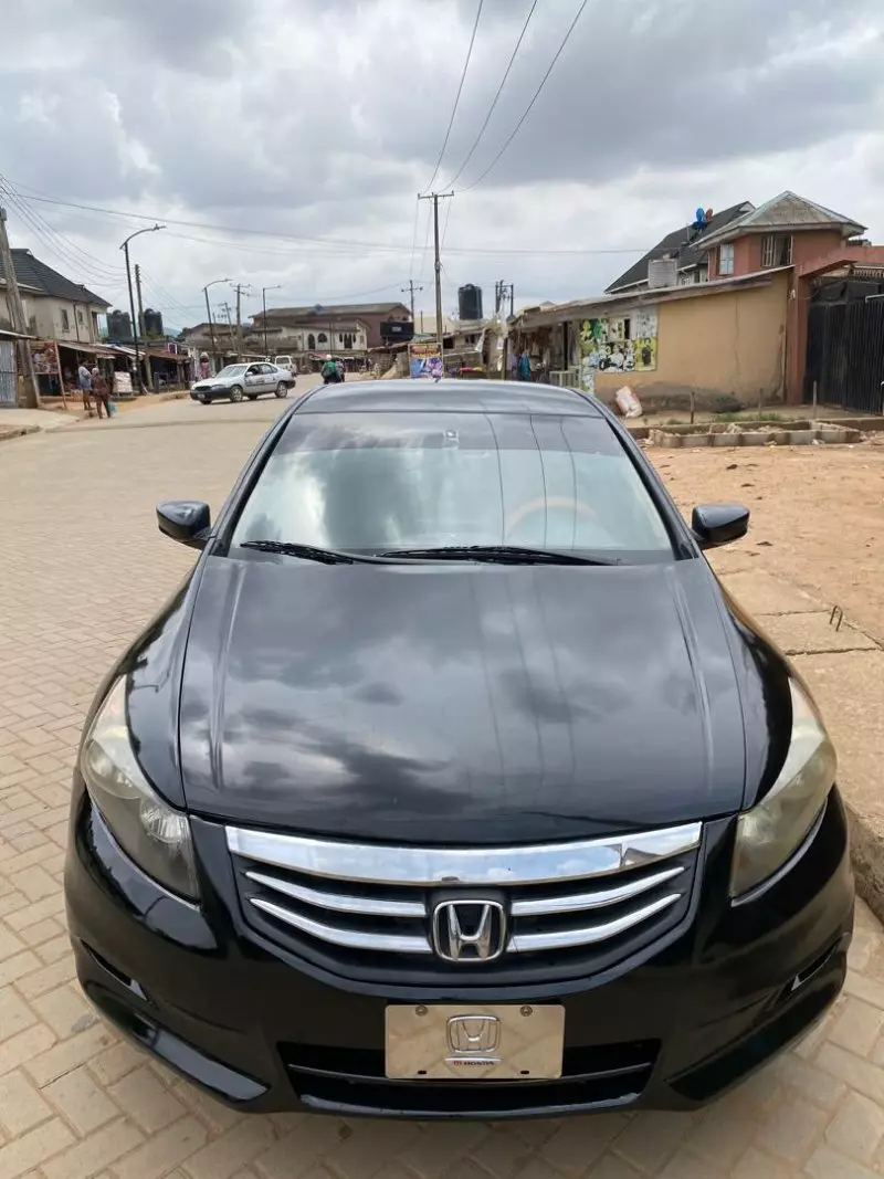 Honda Accord   - 2011