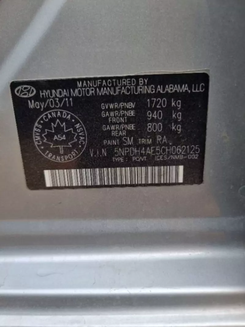 Hyundai Elantra   - 2011