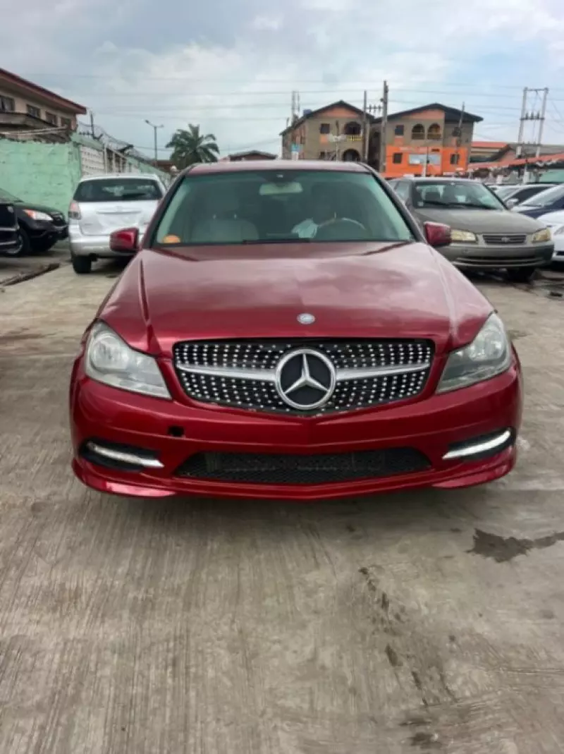 Mercedes-Benz C 300   - 2011
