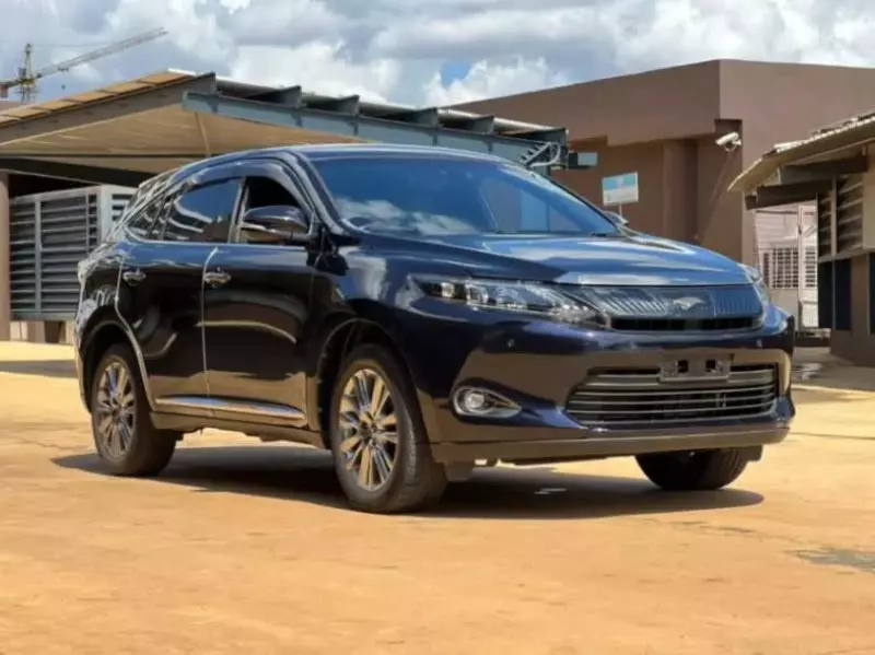Toyota Harrier   - 2018